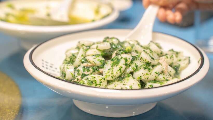 Shanghai: Evening Walking Food Tour - Why this Shanghai food tour works