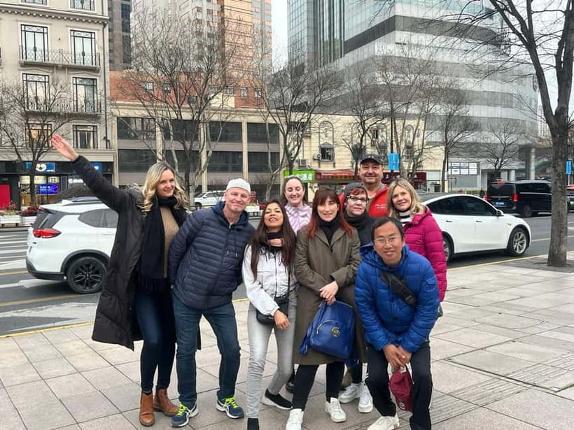Shanghai Highlights Walking Tour With A Real Local - Why a local voice changes the Bund