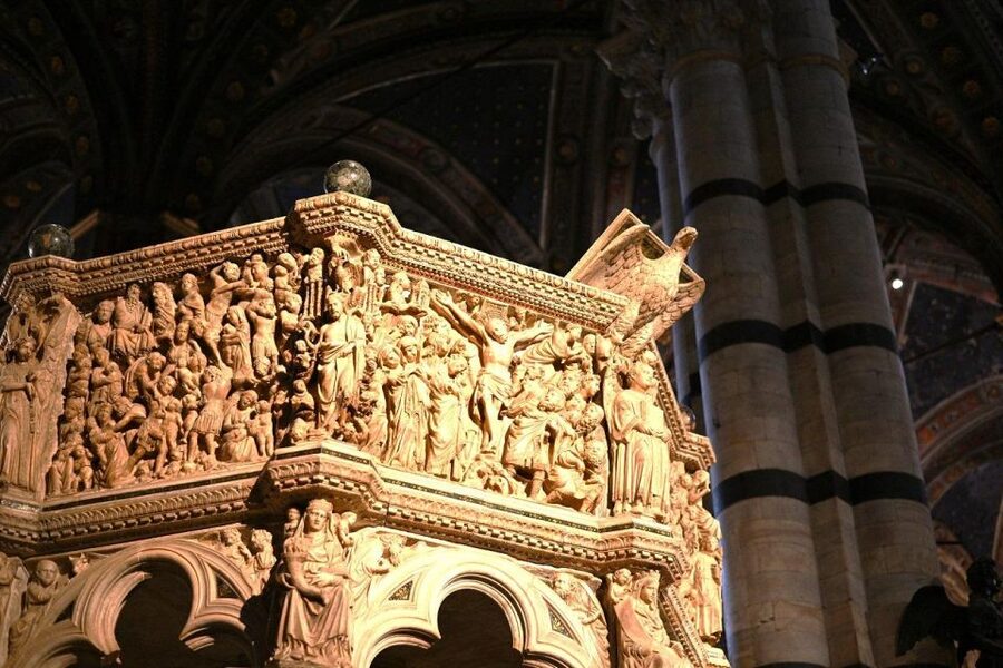 Siena Walking Tour with Cathedral and Crypt & Museum Option - What the guide adds to the art and history