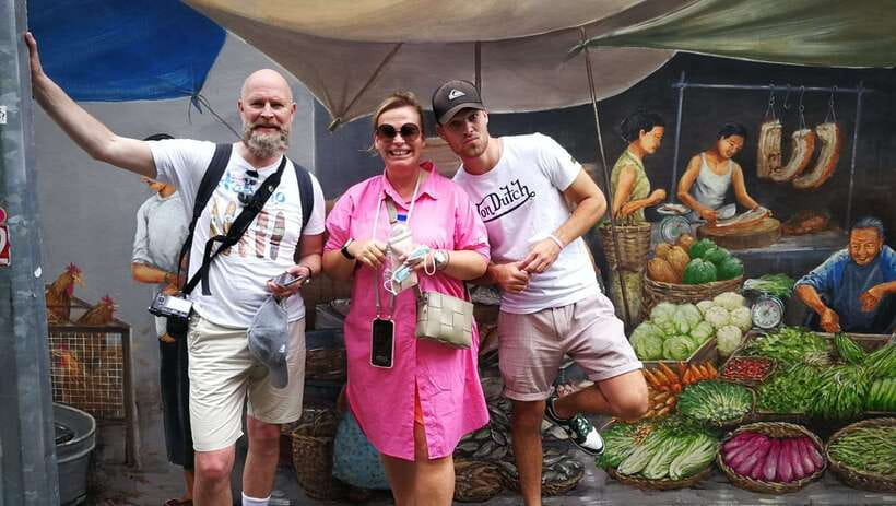 Singapore: Chinatown and Little India Guided Walking Tour - Key points at a glance