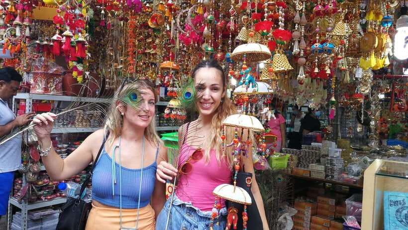 Singapore: Chinatown and Little India Guided Walking Tour - Moving through Kampong Glam