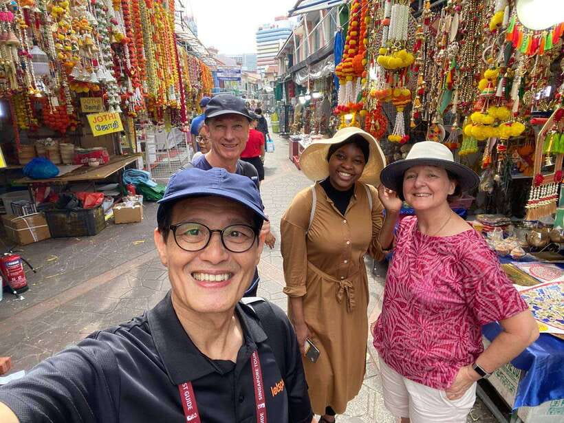 Singapore: Chinatown and Little India Guided Walking Tour - Starting in Little India