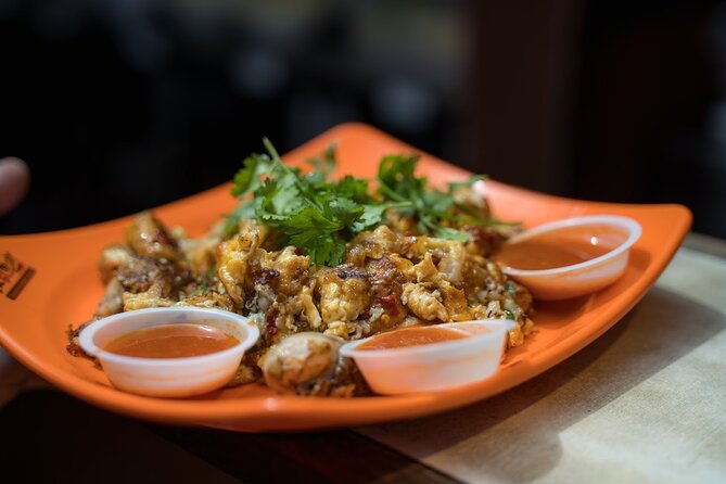 Singapore: Chinatown Hawker Market Food Tour with 7 Food Tastings - Chinatown’s shophouses and the story behind the food