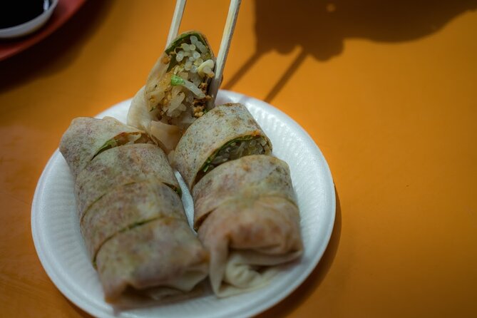 Singapore: Chinatown Hawker Market Food Tour with 7 Food Tastings - Prata, thosai, and the Indian side of the menu