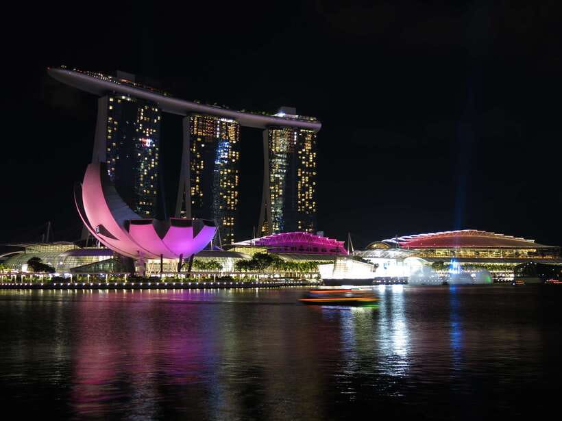 Singapore: Private Walking Tour with a Local - Learning Singapore Through Ordinary Details