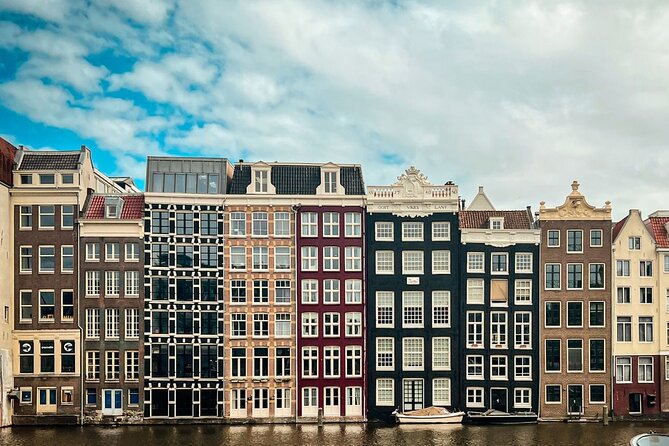 Small Group Walking Tour - Hello Amsterdam - Keizersgracht looks at Dutch family life