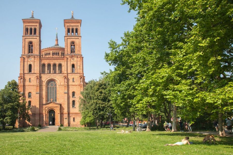 Small Group Walking Tour: "Wild Kreuzberg" - Oberbaumbrücke and the East Side Gallery