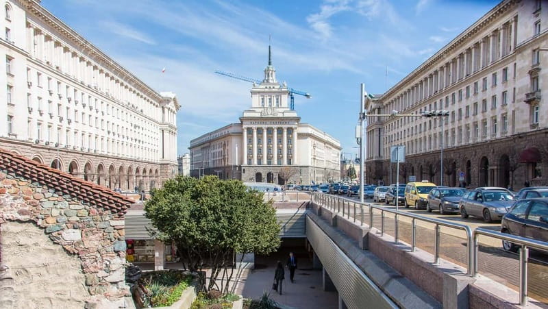 Sofia: Communist Walking Tour - The Soviet Army Monument and the argument over symbols
