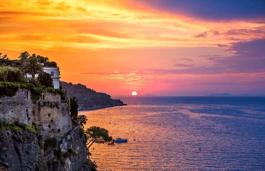 Sorrento: Sunset City Walking Tour with Limoncello Tasting - Why this is a useful first evening in Sorrento