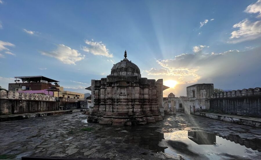 Spiritual Walking tour with Puja Ceremony -The Pushkar Route - Brahma Temple, the Centerpiece of the Route