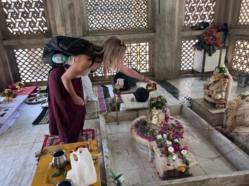 Spiritual Walking tour with Puja Ceremony -The Pushkar Route - Starting at the Sikh Temple and Varaha Temple