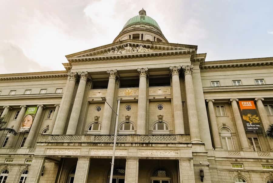 Splendour of Colonial Singapore Walking Tour with Lunch - National Gallery Singapore and the grand civic center
