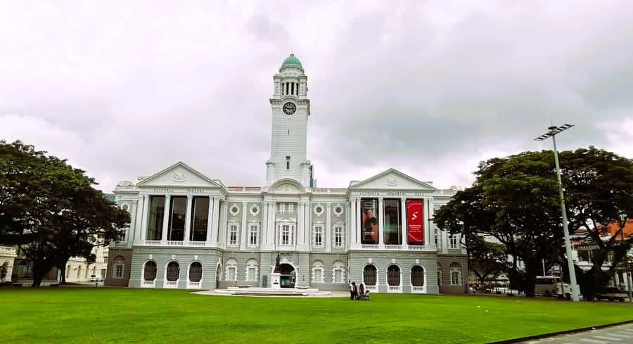 Splendour of Colonial Singapore Walking Tour with Lunch - The Fullerton Hotel and Boat Quay lunch