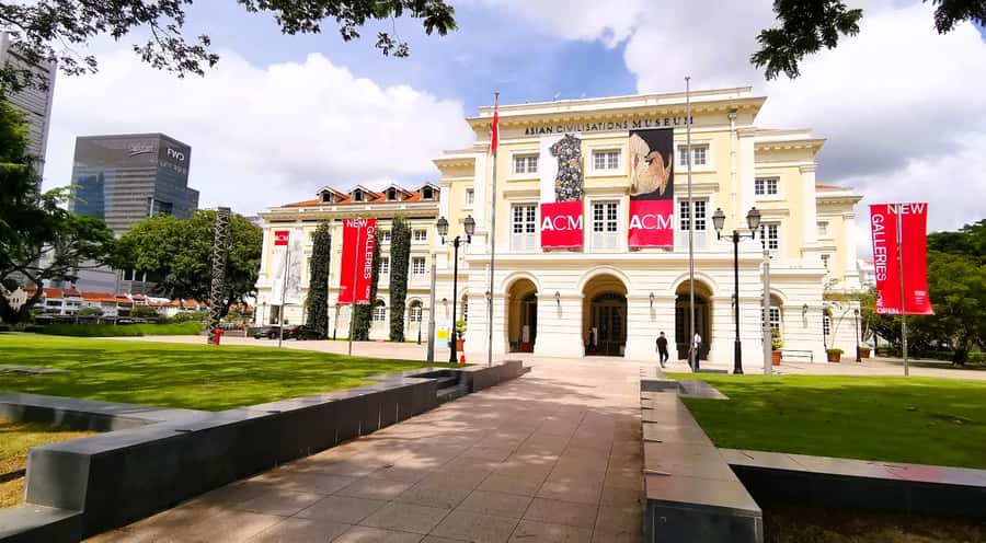 Splendour of Colonial Singapore Walking Tour with Lunch - St. Gregory the Illuminator and the return to City Hall