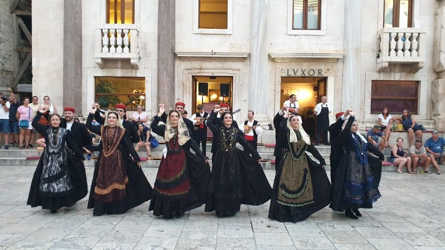 Split: History and Heritage Walking Tour - What the group size means on the ground
