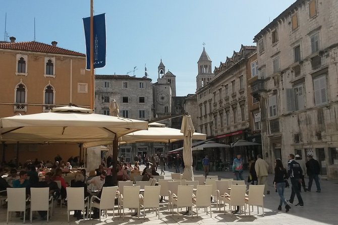 SPLIT-PRIVATE Walking Tour of Diocletian's Palace & Old Town - Inside the palace: the Peristyle, Vestibule, and cellars