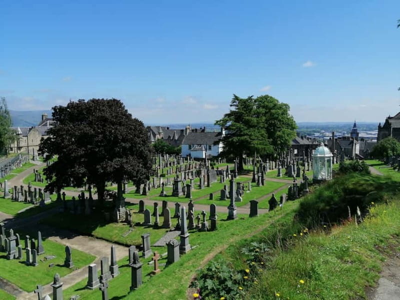 Stirling: Daily Guided Walking Tour with a Local Guide - The final climb to Stirling Castle