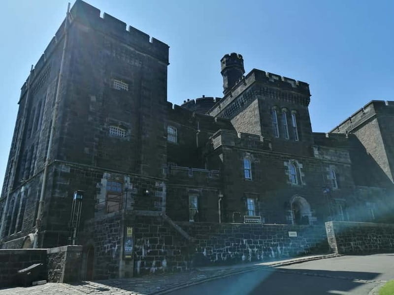 Stirling: Daily Guided Walking Tour with a Local Guide - Stirling Highland Hotel and the upper Old Town