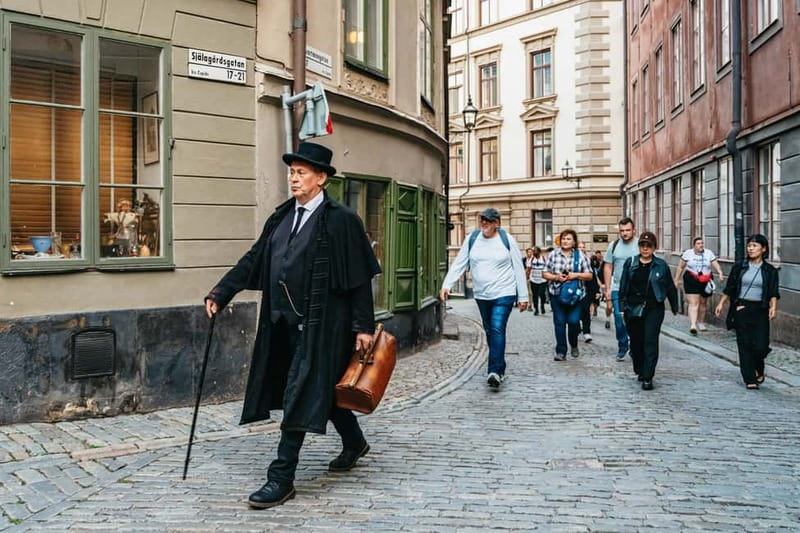 Stockholm: Ghost Walk and Historical Tour - Starting in the old town and leaving the main streets
