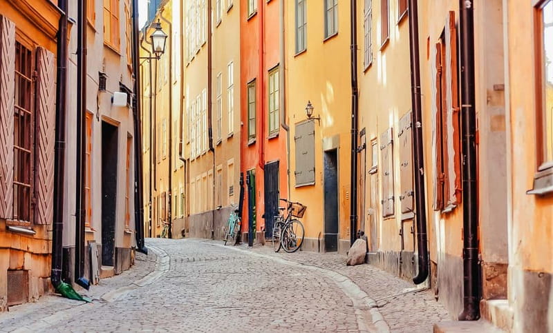 Stockholm: Old Town Walking Tour - The Royal Palace and the power of the crown