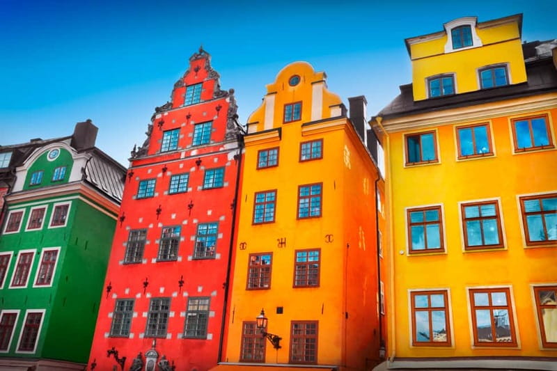 Stockholm: Old Town Walking Tour - The cannonball in the wall