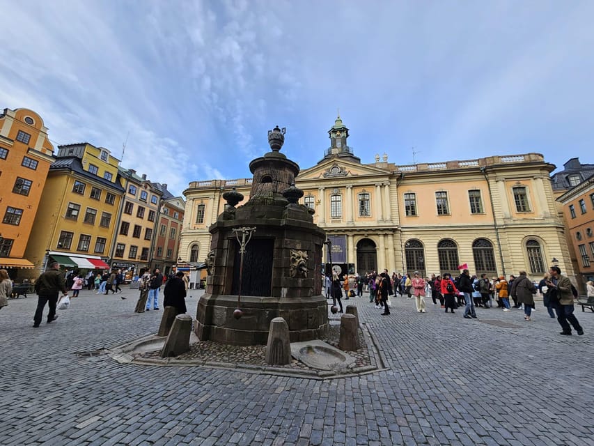 Stockholm: Old Town Walking Tour, stories and secrets - The Royal Palace and Stockholm Cathedral