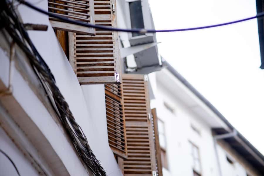 Stone Town's Hidden History: Private Guided Walking Tour - Darajani Bazaar and Stone Town’s everyday trade