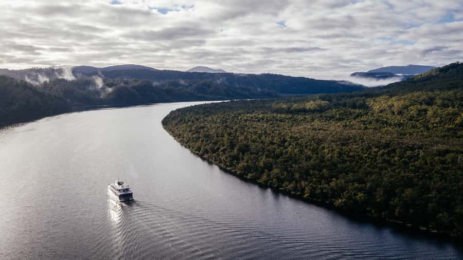 Strahan: Gordon River Cruise with Lunch & Sarah Island Walk - Guides, commentary, and the feel of the day