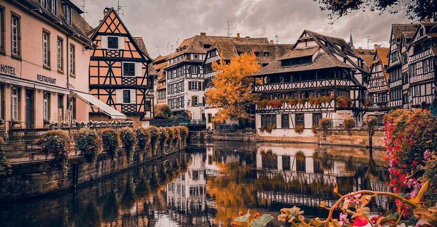 Strasbourg: Guided Historical Neighborhoods Walking Tour - Key points to know before booking