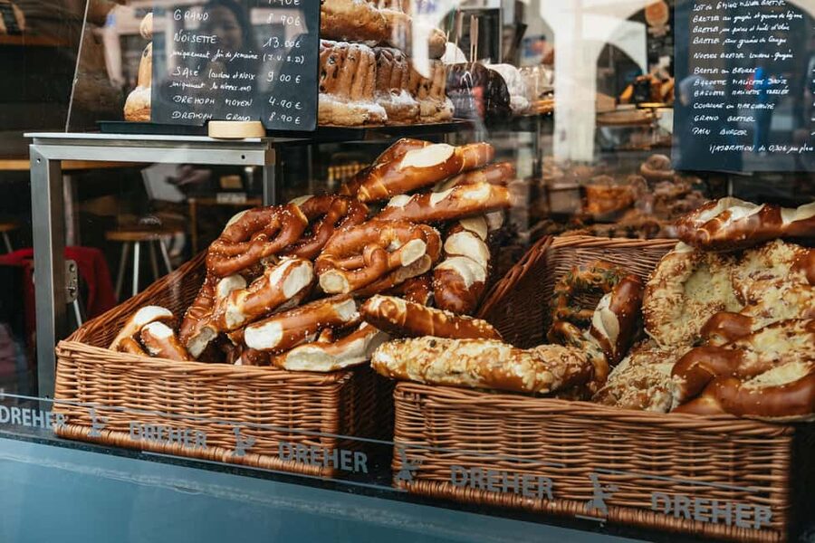 Strasbourg: Traditional Food Walking Tour with Tastings - Alsatian wine, beer, and the drink pairing