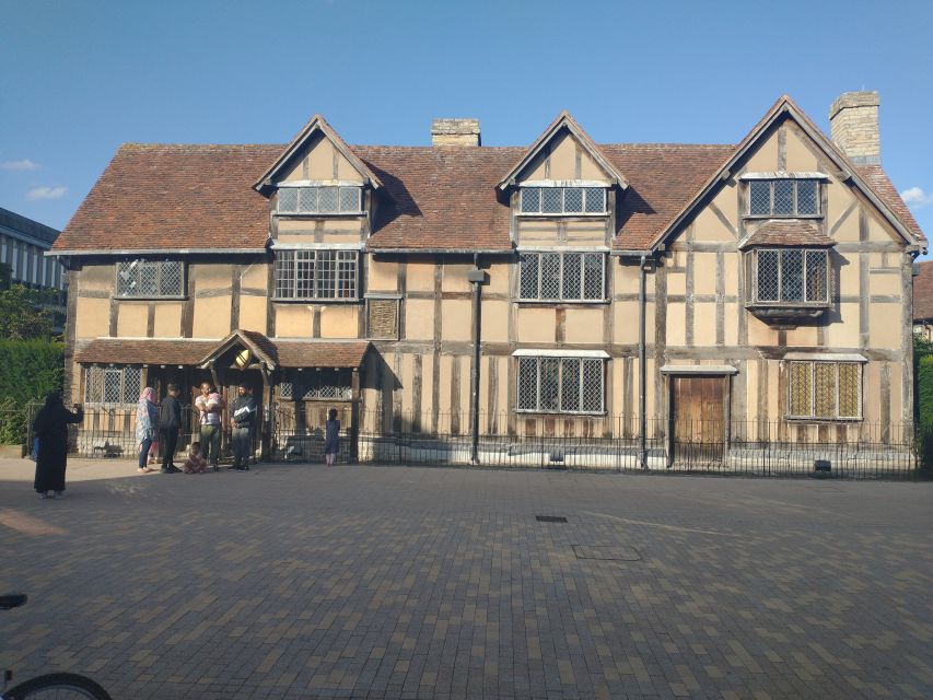 Stratford-Upon-Avon: The Famous Walk Talk Show - Shakespeare’s birthplace and Rother Street Market