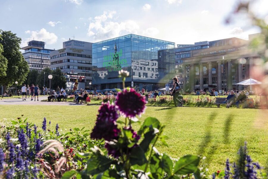 Stuttgart: City Highlights - Guided Walking Tour - Palace gardens with sculptures, fountains, and lakes