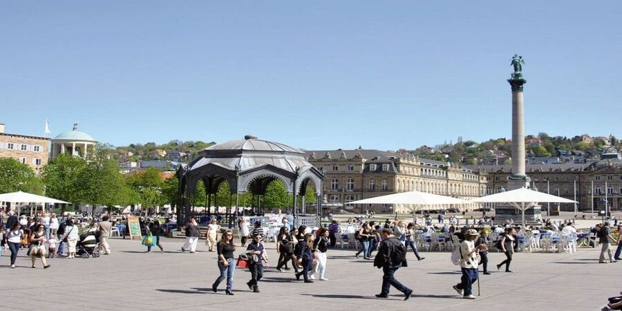 Stuttgart: City Highlights - Guided Walking Tour - The art museum’s avant-garde facade