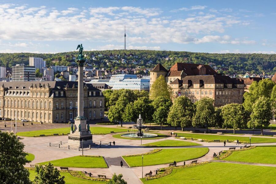 Stuttgart: City Highlights - Guided Walking Tour - The baroque New Palace and Stuttgart’s royal setting