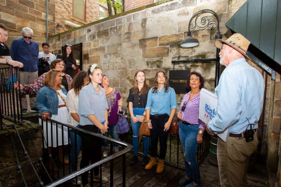 Sydney: The Rocks 90-Minute History Walking Tour - A manageable pace with room for questions
