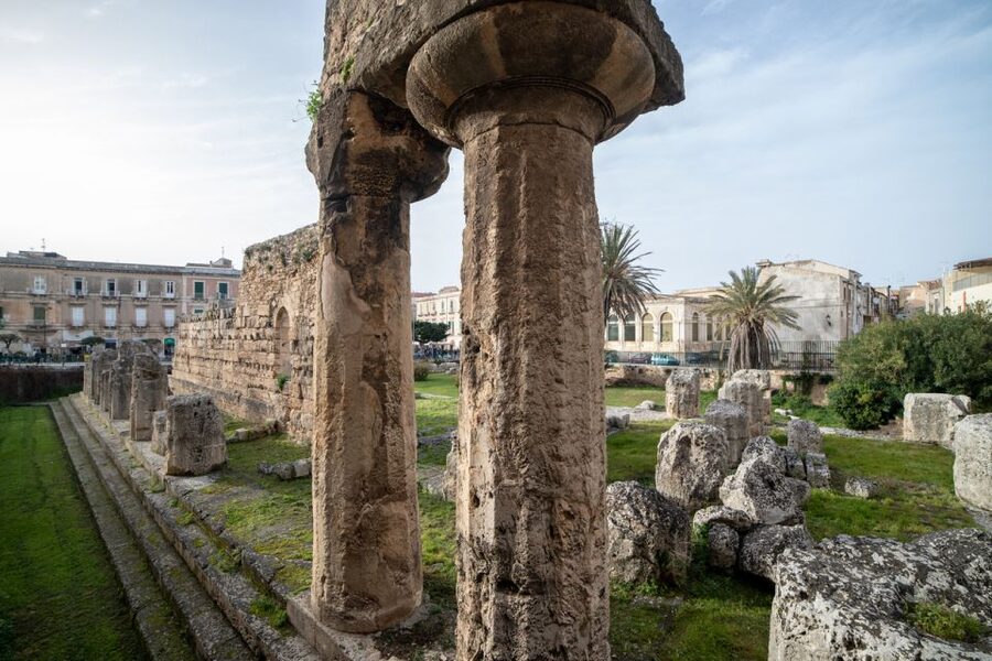 Syracuse: Highlights of Ortigia Guided Walking Tour - Piazza Duomo, marble, and Syracuse Cathedral