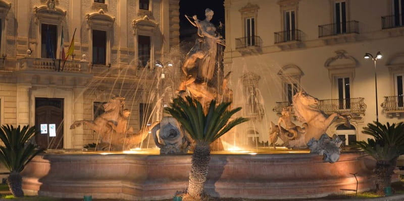 Syracuse: Ortigia and Neapolis Guided Walking Tour - The Temple of Athena inside Syracuse Cathedral