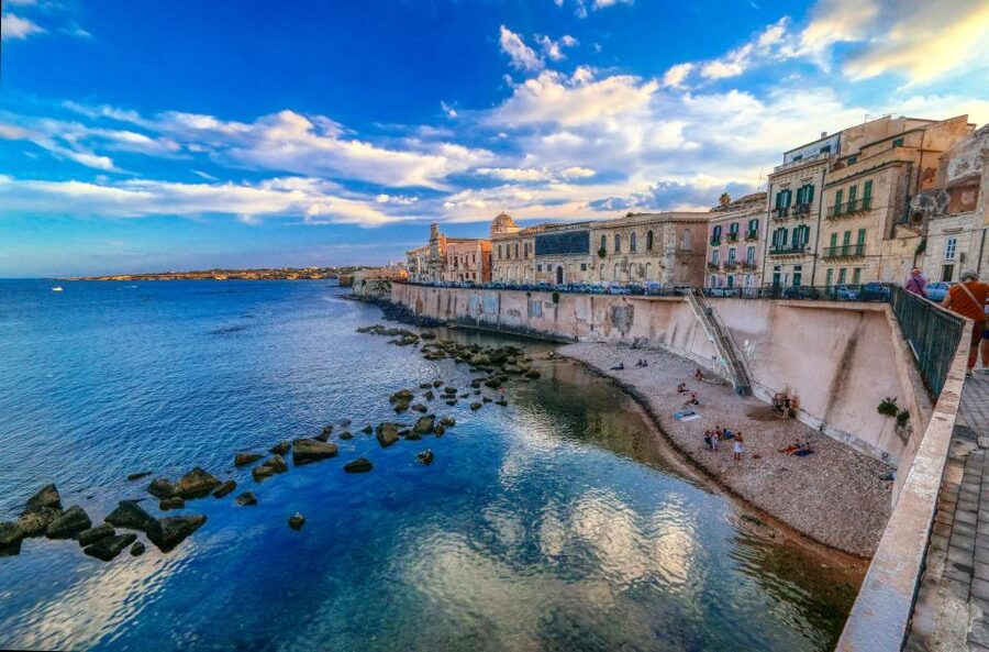Syracuse: Ortigia Classic Walking Tour - Piazza Duomo and the cathedral over an ancient temple