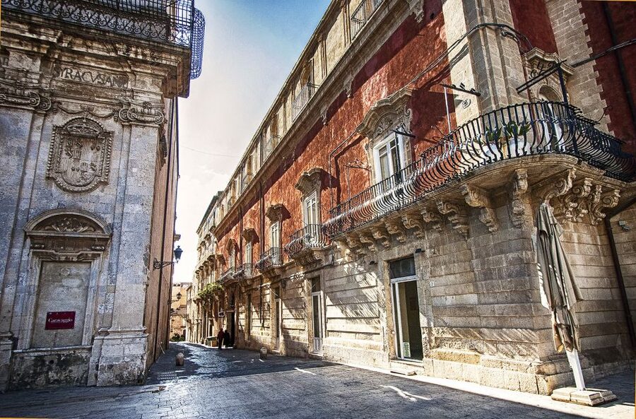 Syracuse: Ortigia Private Walking Tour - Private Touring, Group Size, and Guide Style