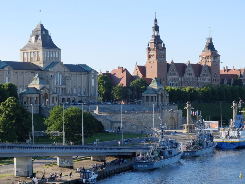 Szczecin: Old Town Highlights Private Walking Tour - The two-hour route from Plac Andersa to Hay Market Square