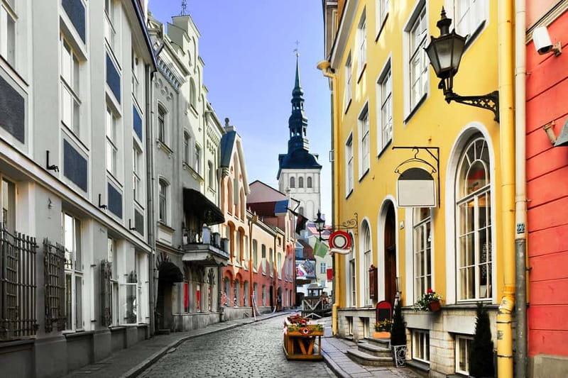 Tallinn: 1.5-Hour Old Town Walking Tour - Climbing Toompea Hill for the best views