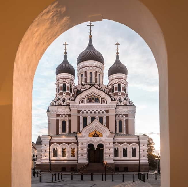 Tallinn: 1.5-Hour Old Town Walking Tour - What $55 buys you