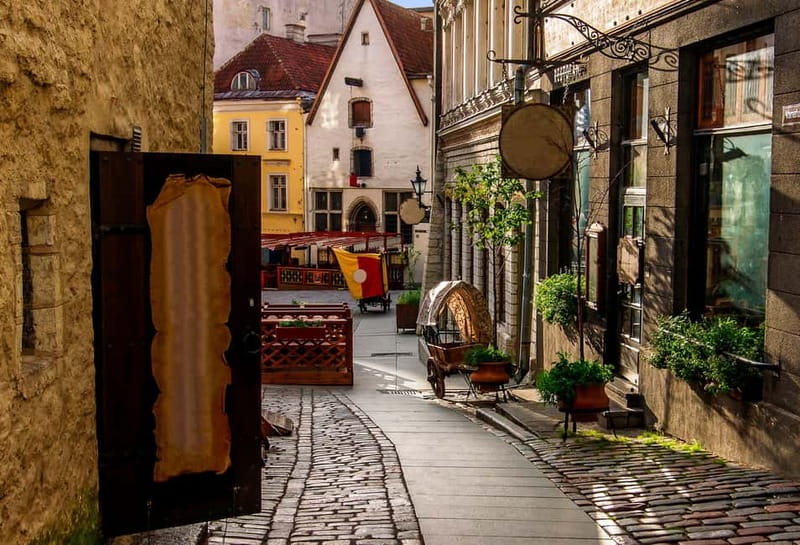Tallinn: Guided Old Town Historical Walking Tour - Why this route is a smart first look at Tallinn