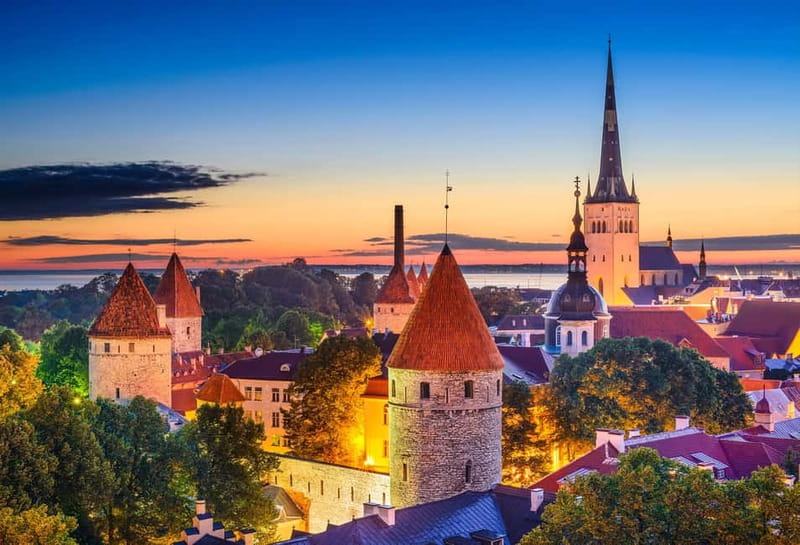 Tallinn: Guided Old Town Historical Walking Tour - Climbing toward Toompea Castle