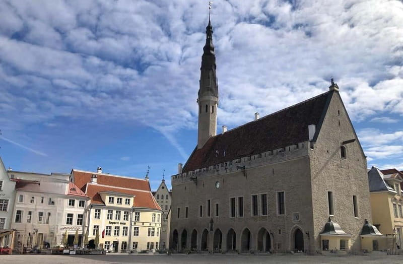 Tallinn: Medieval Walking Tour - St Olaf’s Church and Toompea Castle