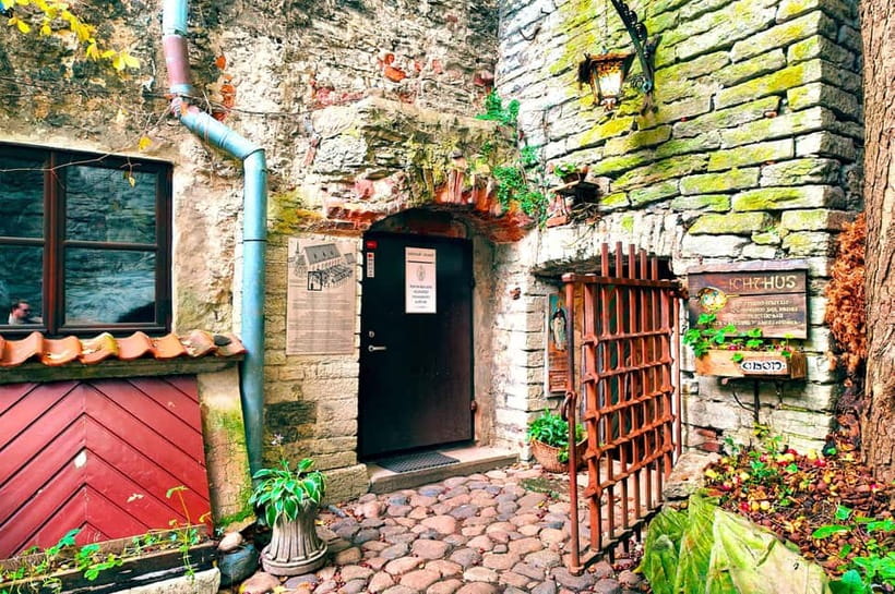 Tallinn Old Town: Stories and Views 2‑Hour Walking Tour - Key points to know before you book