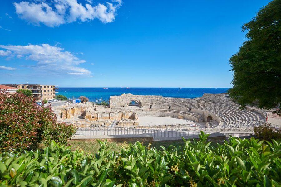 Tarragona: Roman Heritage Guided Walking Tour - Entering the Circus vaults
