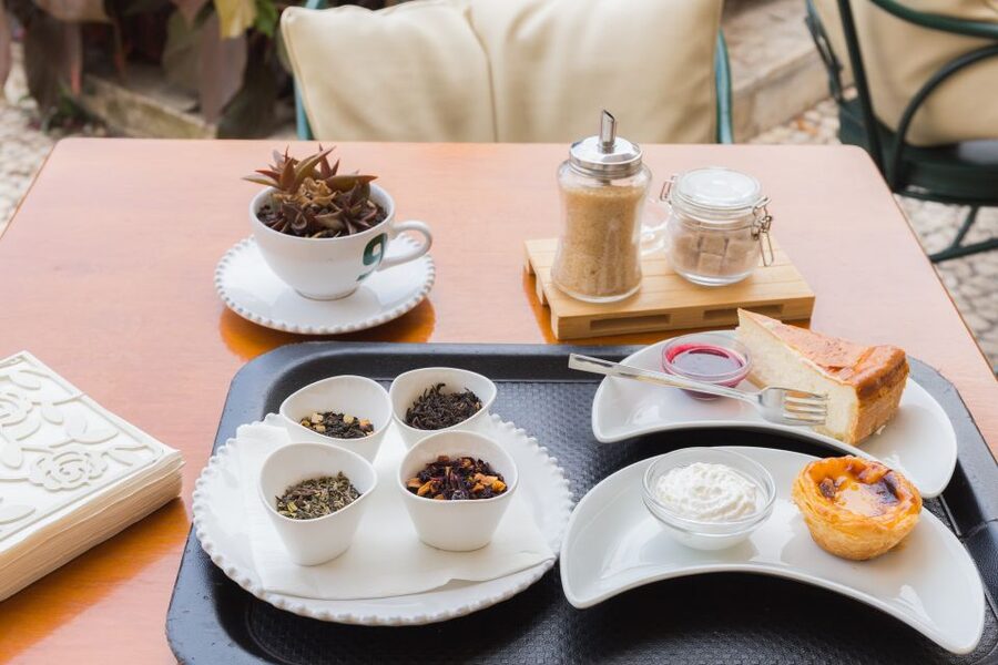 Taste Funchal: food, wine and cultural tour - Poncha, coffee, and the final round