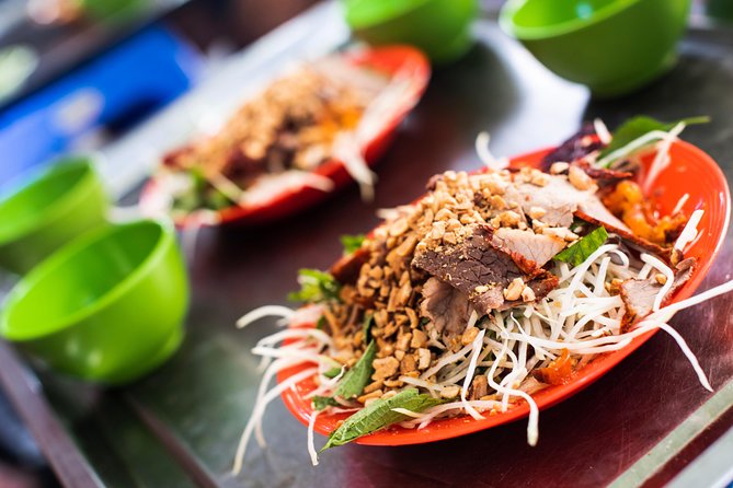 Tasting 8 Different Street Foods + Local Drink at Evening Time by Walking - Starting at 78a Trần Nhật Duật