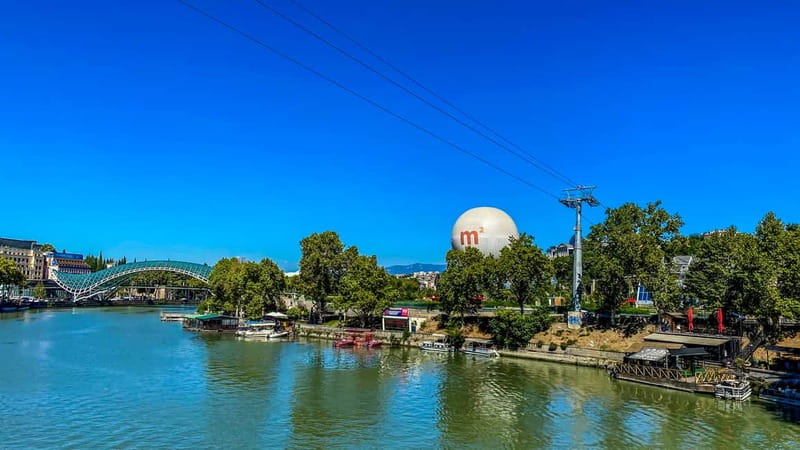 Tbilisi: City Highlights Guided Walking Tour - The guide can make or break the morning